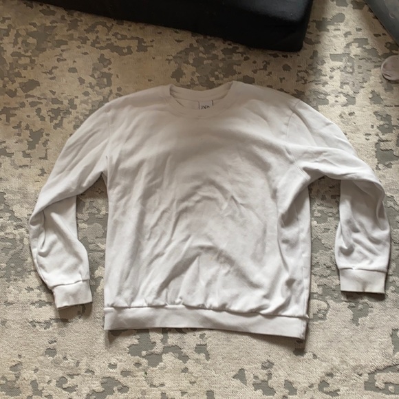 Zara White Crewneck - Picture 1 of 4